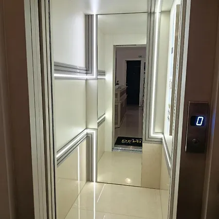 Denis And شقة Paralía