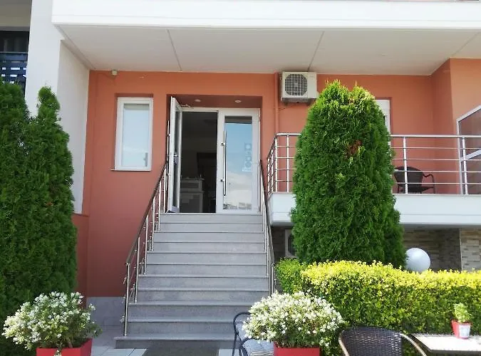 Denis And Apartman Paralía