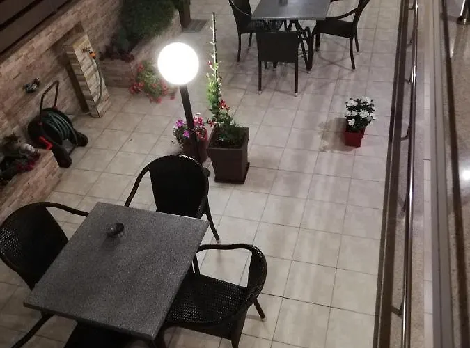 Denis And * Paralía